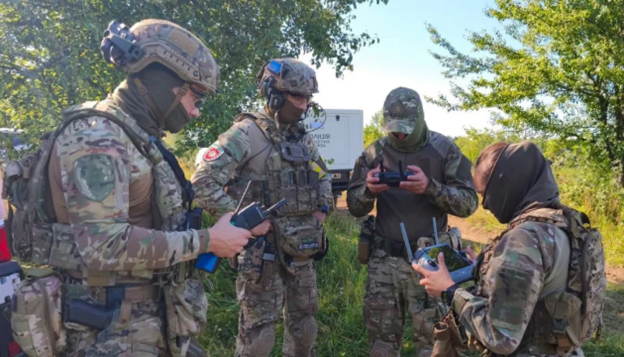 У селі Їжівці 54-річний чоловік відкрив стрілянину по поліції і зник у лісі