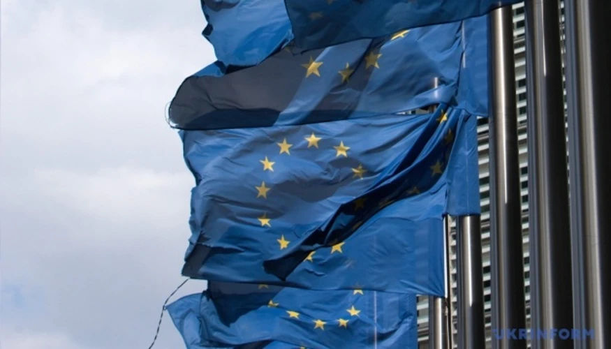 Прапор ЄС та прапори Німеччини, Данії, Нідерландів, Австрії, Фінляндії та Швеції