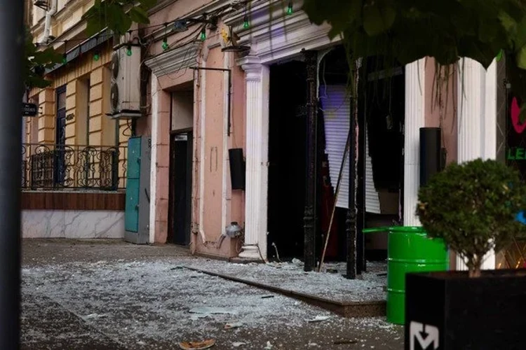Наслідки удару РФ по Одесі в ніч проти 9 серпня: пошкоджені житлові будинки та інфраструктура