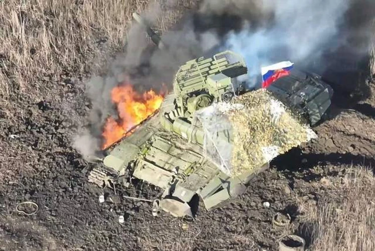 Знищена російська військова техніка на фронті в Україні