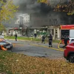 Наслідки атаки на центр Чернігова: пожежа в магазинах, пошкоджені будинки, бізнес та автомобілі
