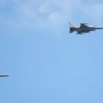 Польський військовий літак у повітряному просторі Польщі