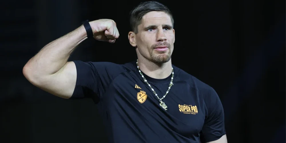 11 грудня, Кардіфф, WBA Super: цифровий контур андеркарду Верховен — Вайлдер