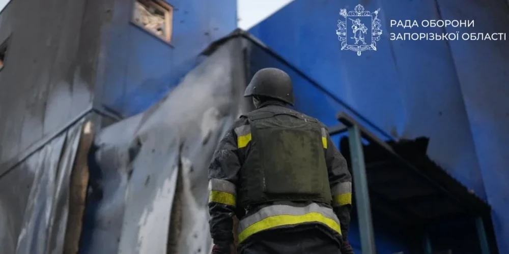 Рятувальники локалізували пожежу після атаки на об’єкт у Запоріжжі